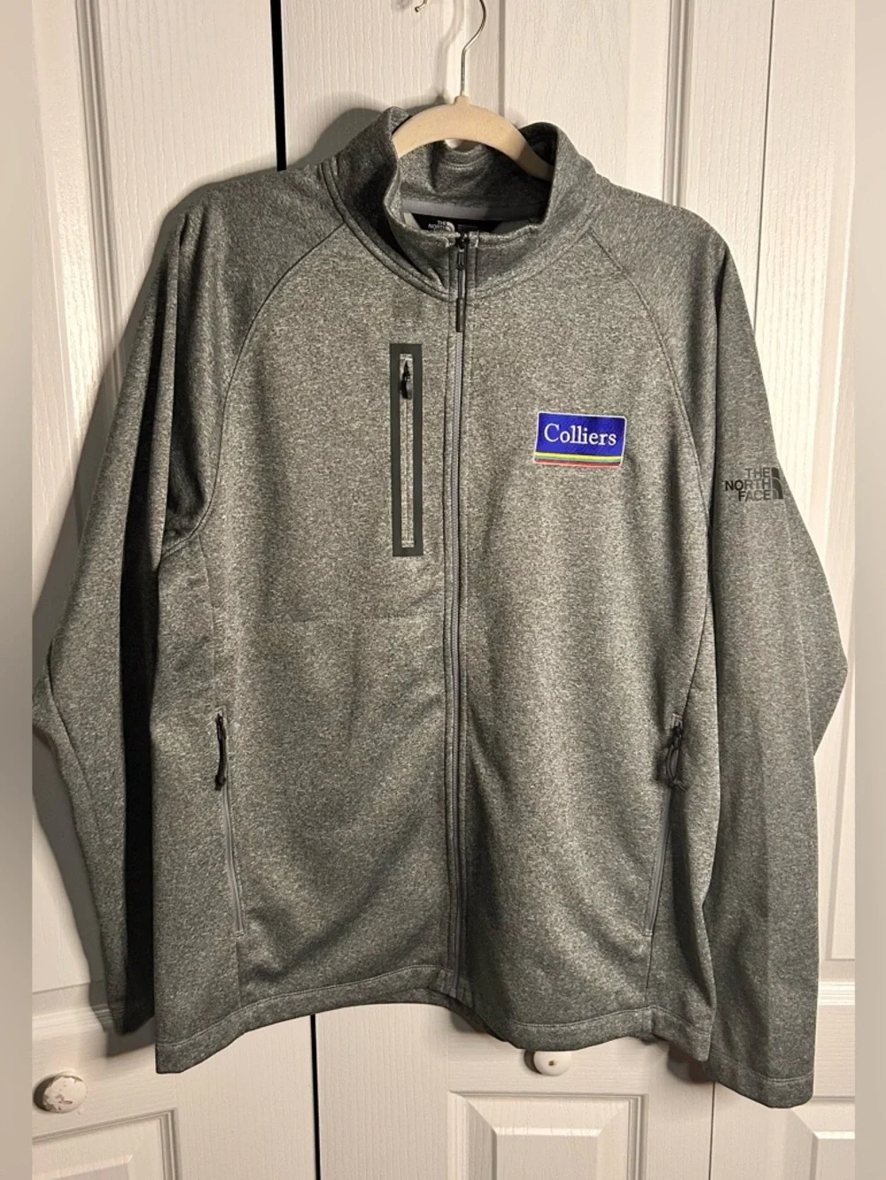 The North Face Men's Gray Full-Zip Softshell Full Zip Jacket Colliers Logo Large